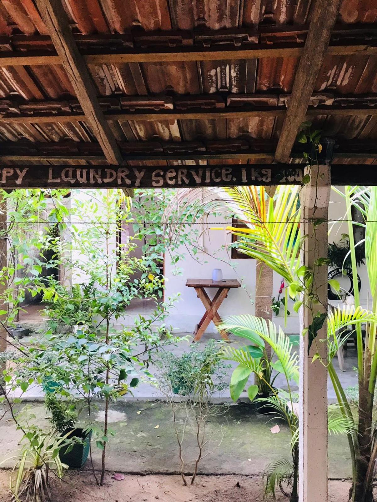 Walkers Hostel Trincomalee Exterior foto