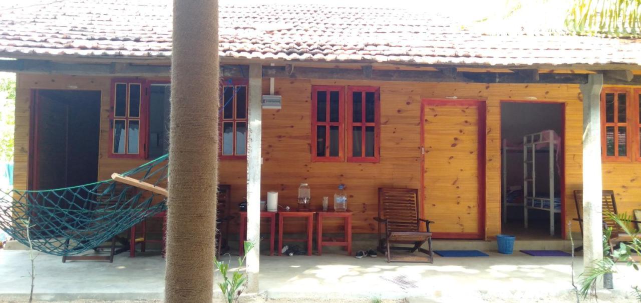 Walkers Hostel Trincomalee Exterior foto